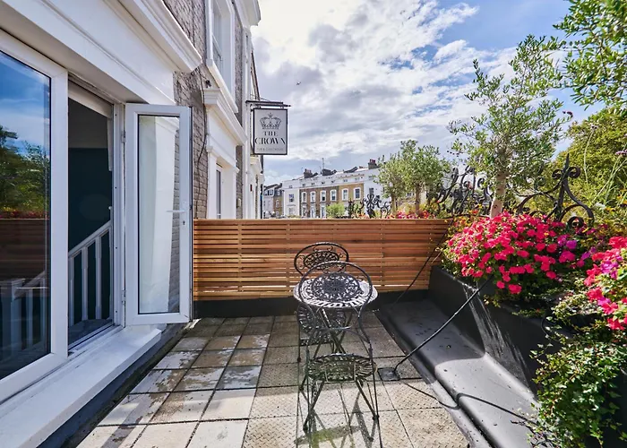 The Crown Pub & Guesthouse London